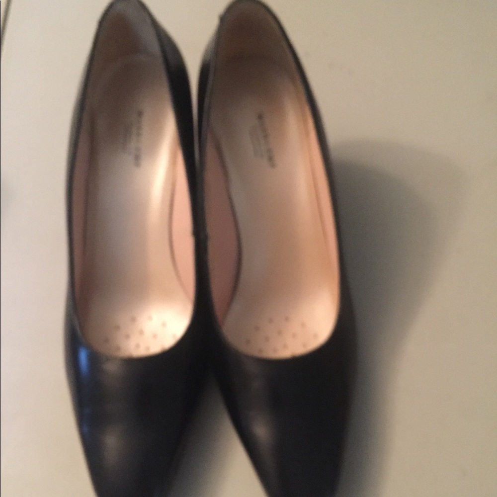 Shoes - Picture 2 of 6